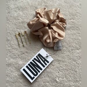 NWT Lunya Cream Hair Scrunchie and Bobby Pins Set